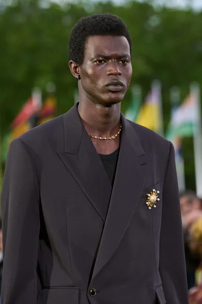 Look 57